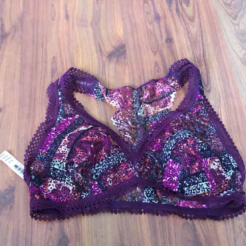 NWT Victoria’s Secret lace bra let racer back plum purple size M